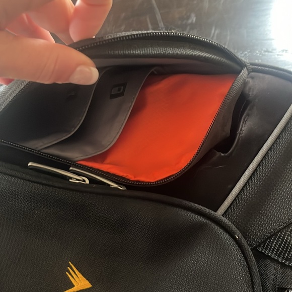 Neotech 17” Checkpoint Friendly Laptop Bag - Picture 7 of 16